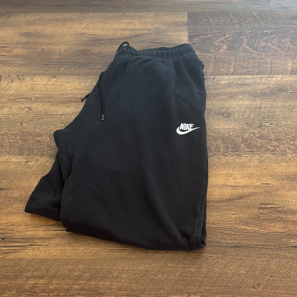 Nike Black Joggers Relaxed Fit Sweatpants